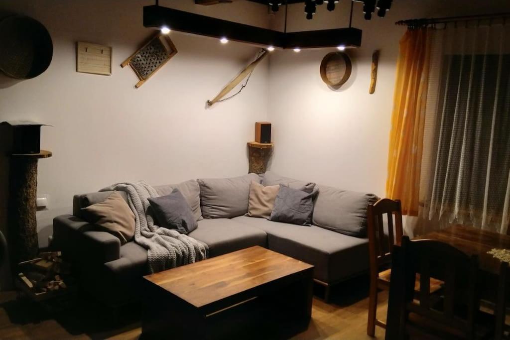 Swiety Spokoj Palesnica Esterno foto